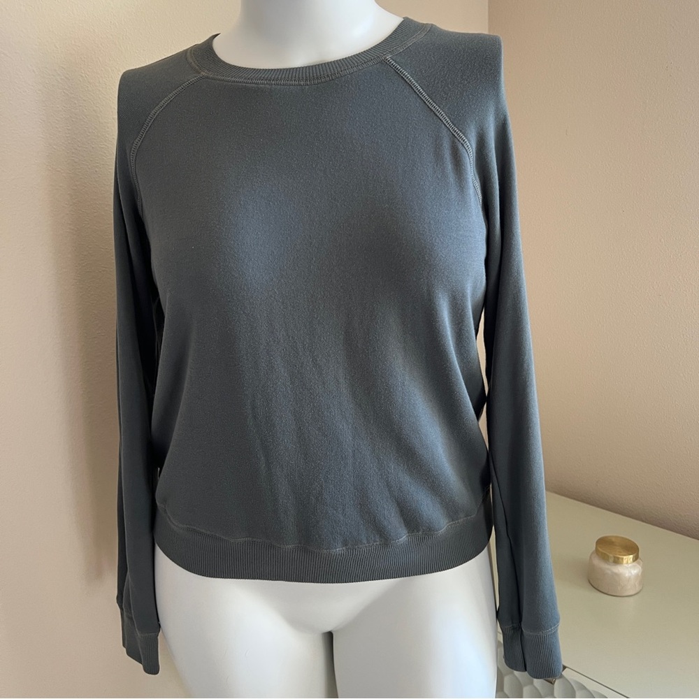 NWT Niyama Sol Steel Gray Blue/Green Long Sleeve Pullover Sweater / Sweatshirt